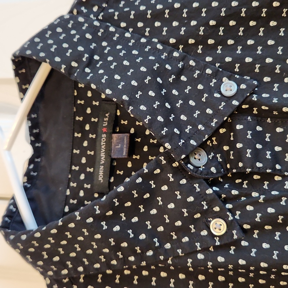 Women's John Varvatos Star USA Skull And Crossbone Button Down Shirt Size L - Picture 2 of 11